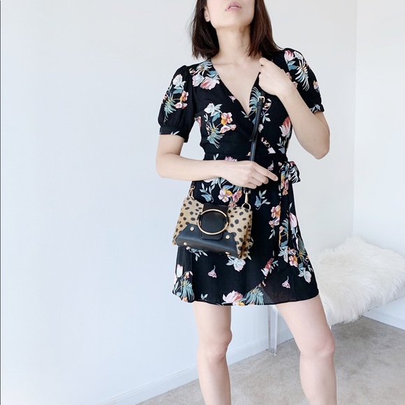 SUMMER SALE ! OLIVIA Faux wrap floral dress - Picture 4 of 7